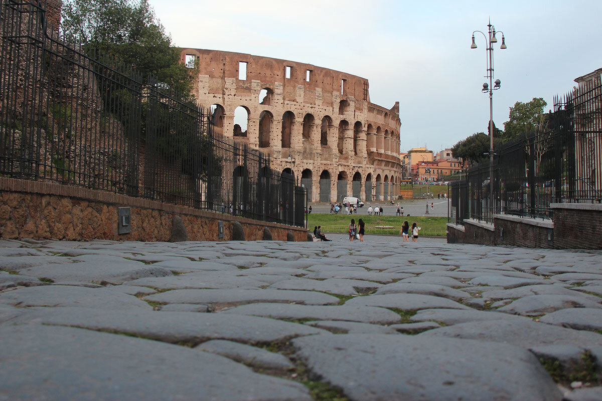 По древнеримской дороге к Колизею - Сергей Сомихин