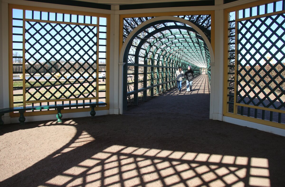 Петергоф. Верхний сад. Апрель - Наталья Герасимова