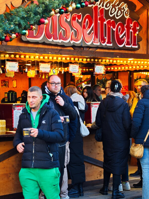 *** - Witalij Löwin