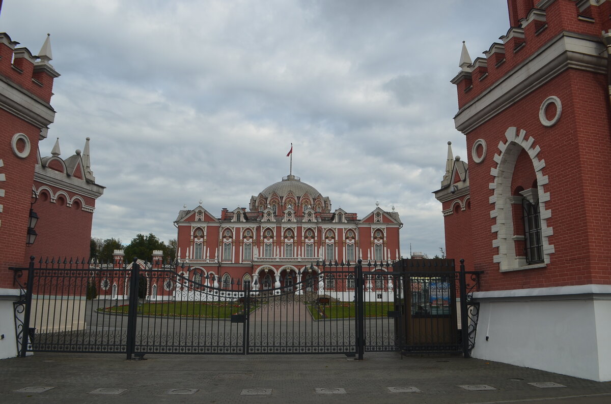 Петровский путевой дворец - Галина R...