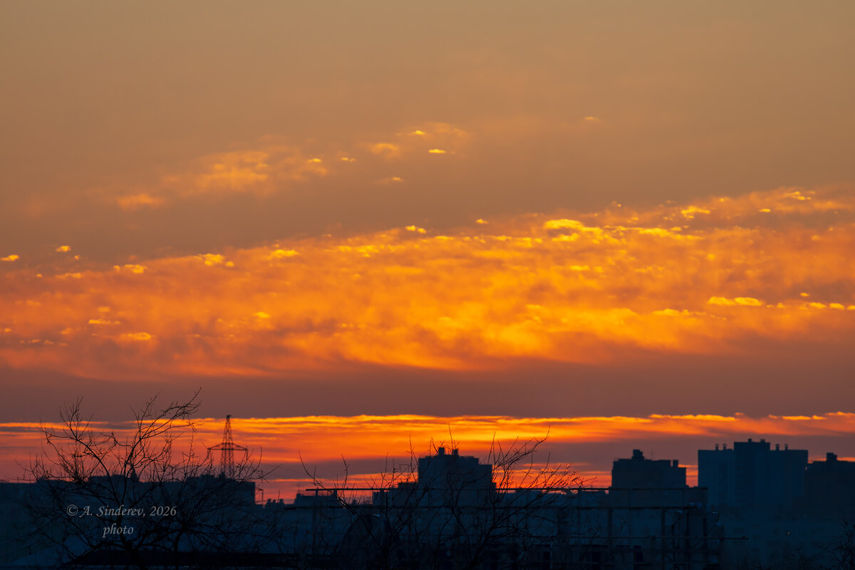 Рассветное весеннее небо - Александр Синдерёв