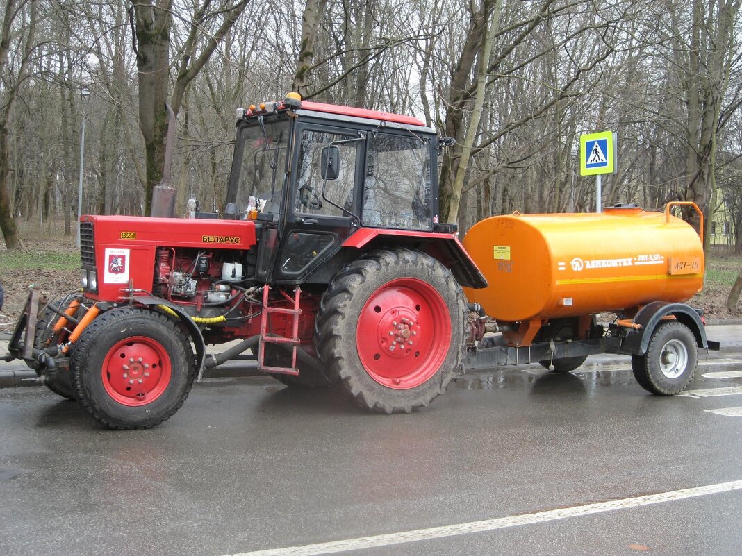 Поливочный трактор - Дмитрий Никитин