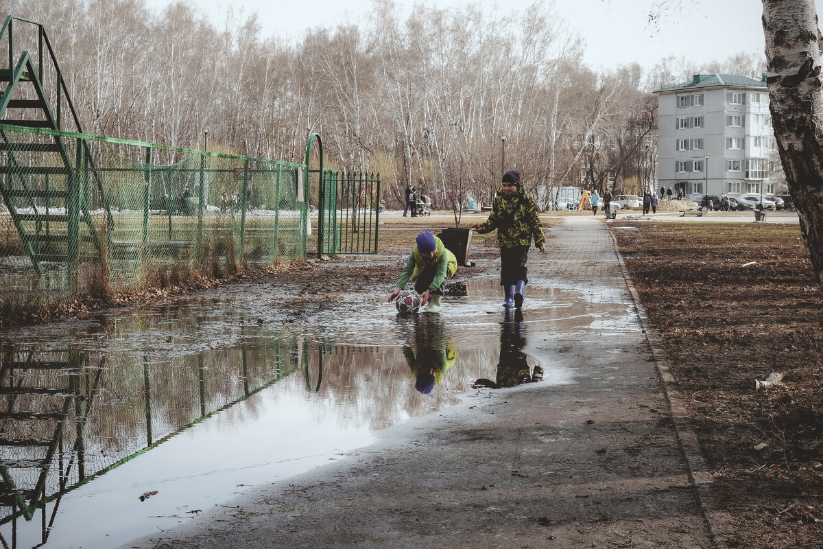 Лужи – это детство! - Сергей Царёв Лужи – это детство! - Сергей Царёв