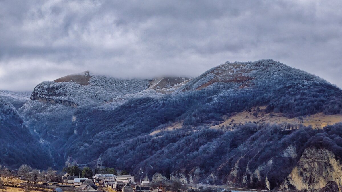 Где то там в далёком ауле среди заиндевелых гор - Мариша Тим