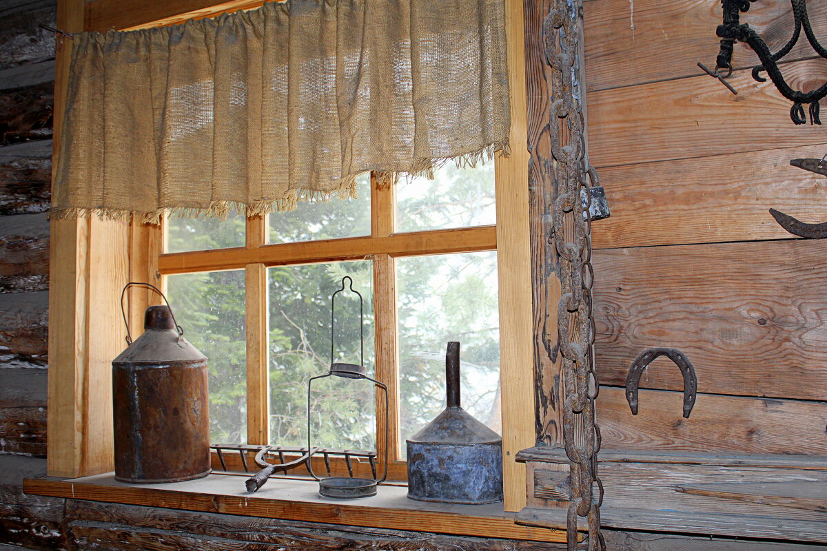 Окошечко . Интерер  Кузницы - Татьяна Лютаева