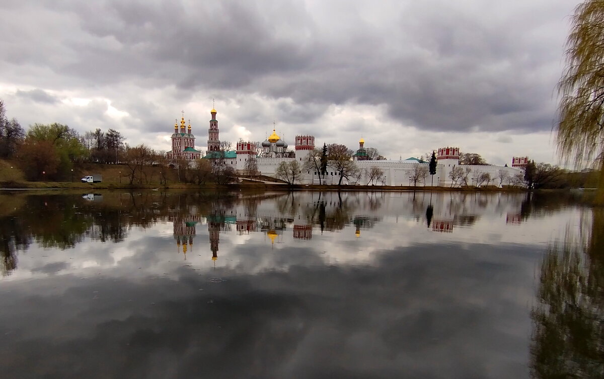 Хмурый апрель - Александр Чеботарь