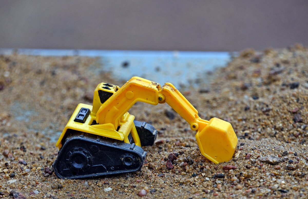 В песочнице - Валерий Иванович