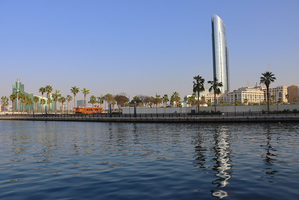 На берегах дубайского водного канала - Галина Ильясова На берегах дубайского водного канала - Галина Ильясова