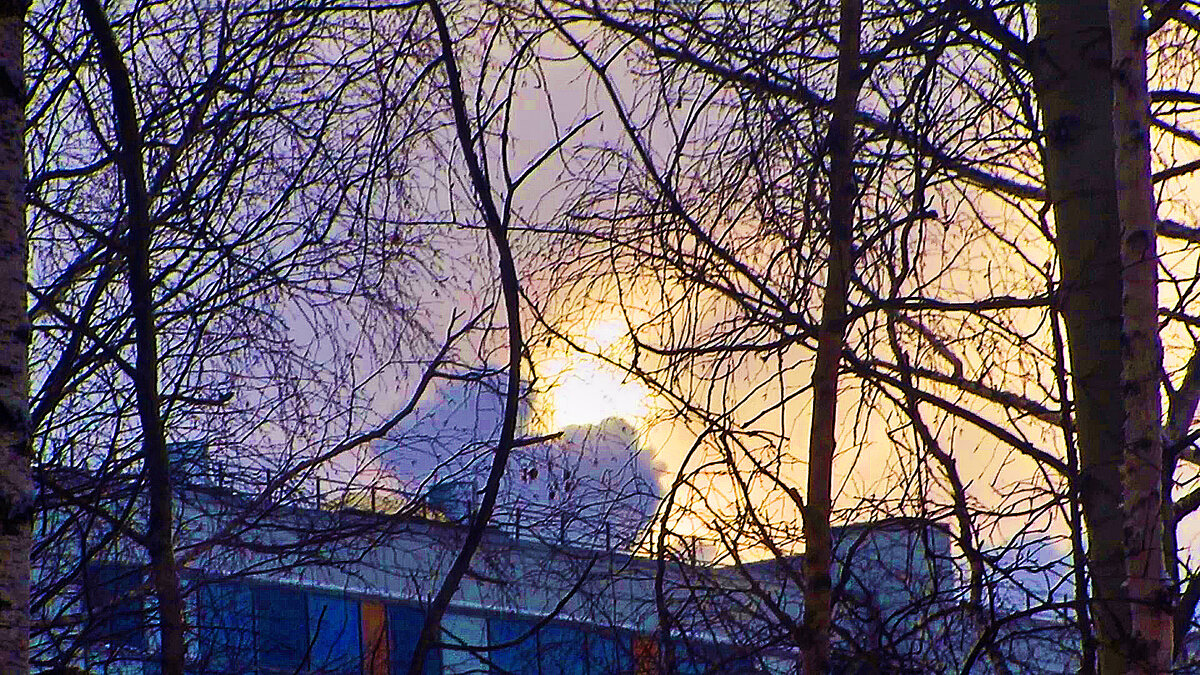 Апрель...Морозный закат и дым из котельной! - Владимир 