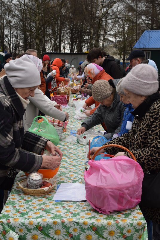 Подготовка к освящению куличей - Олег 