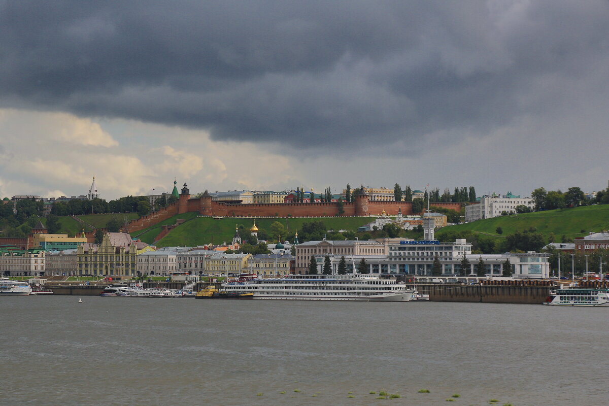 Нижний Новгород в ненастную погоду - Александр Сивкин