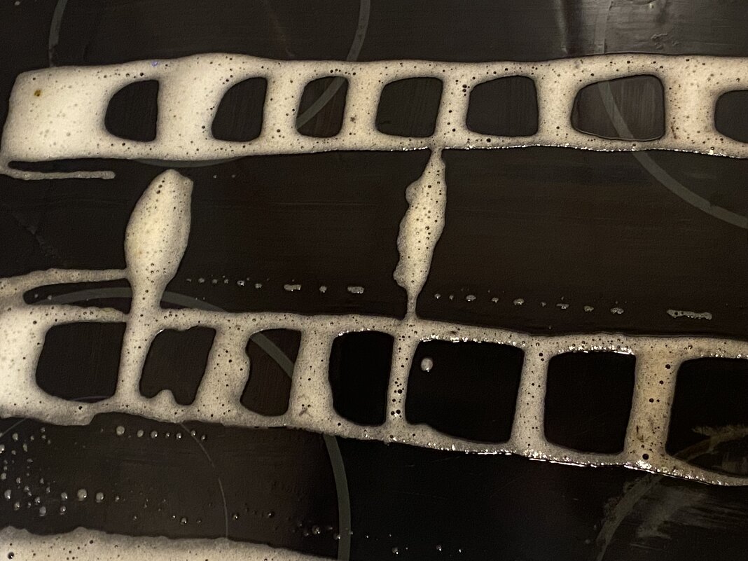 На негатив необходимо смотреть позитивно. - Alexey YakovLev