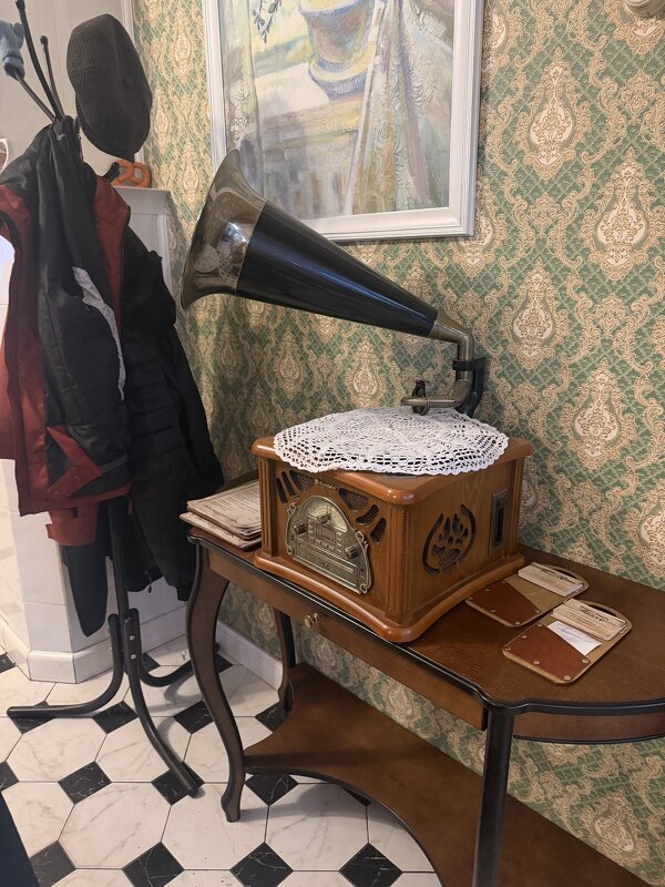 Старинный граммофон - Ирэн Старинный граммофон - Ирэн