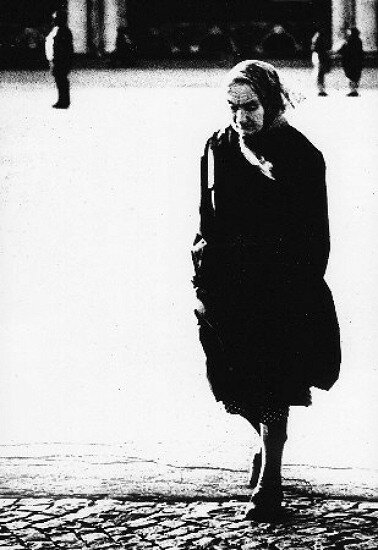 ФОТОГРАФИКА Через площадь - Алексей Кузнецов