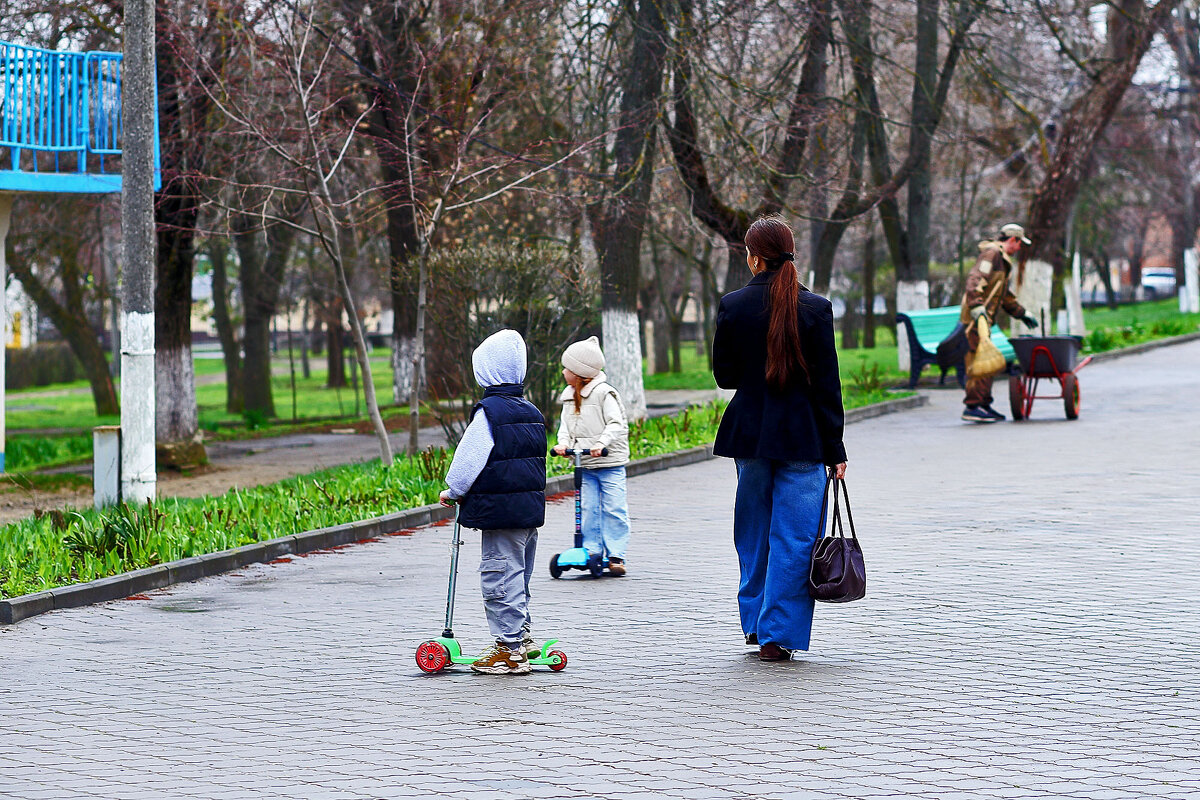 В парке - Юрий Гайворонскiий