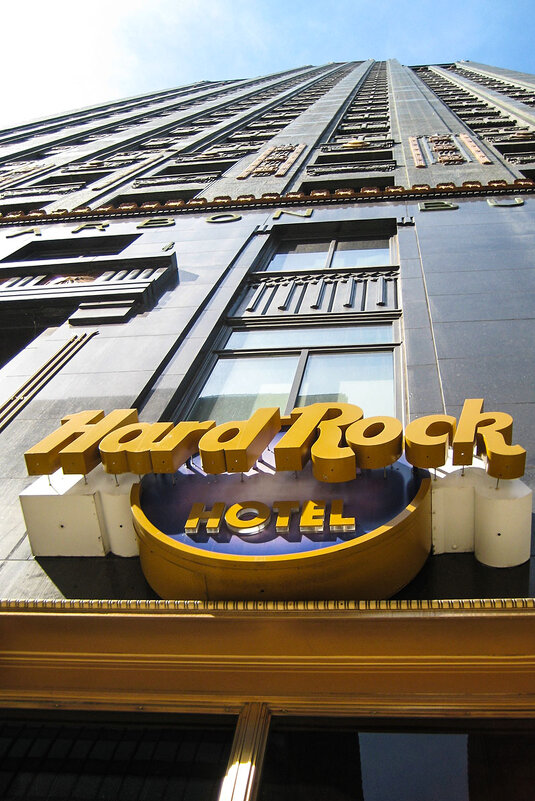 Hard Rock Hotel Chicago - Сергей Сомихин