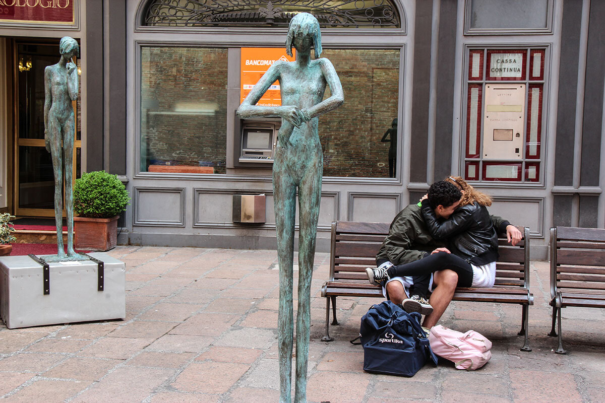 Городские скульптуры и любовь - Сергей Сомихин Городские скульптуры и любовь - Сергей Сомихин