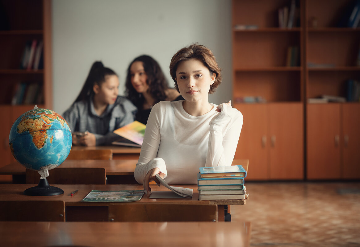 Школьная пора - Лилия . Школьная пора - Лилия .