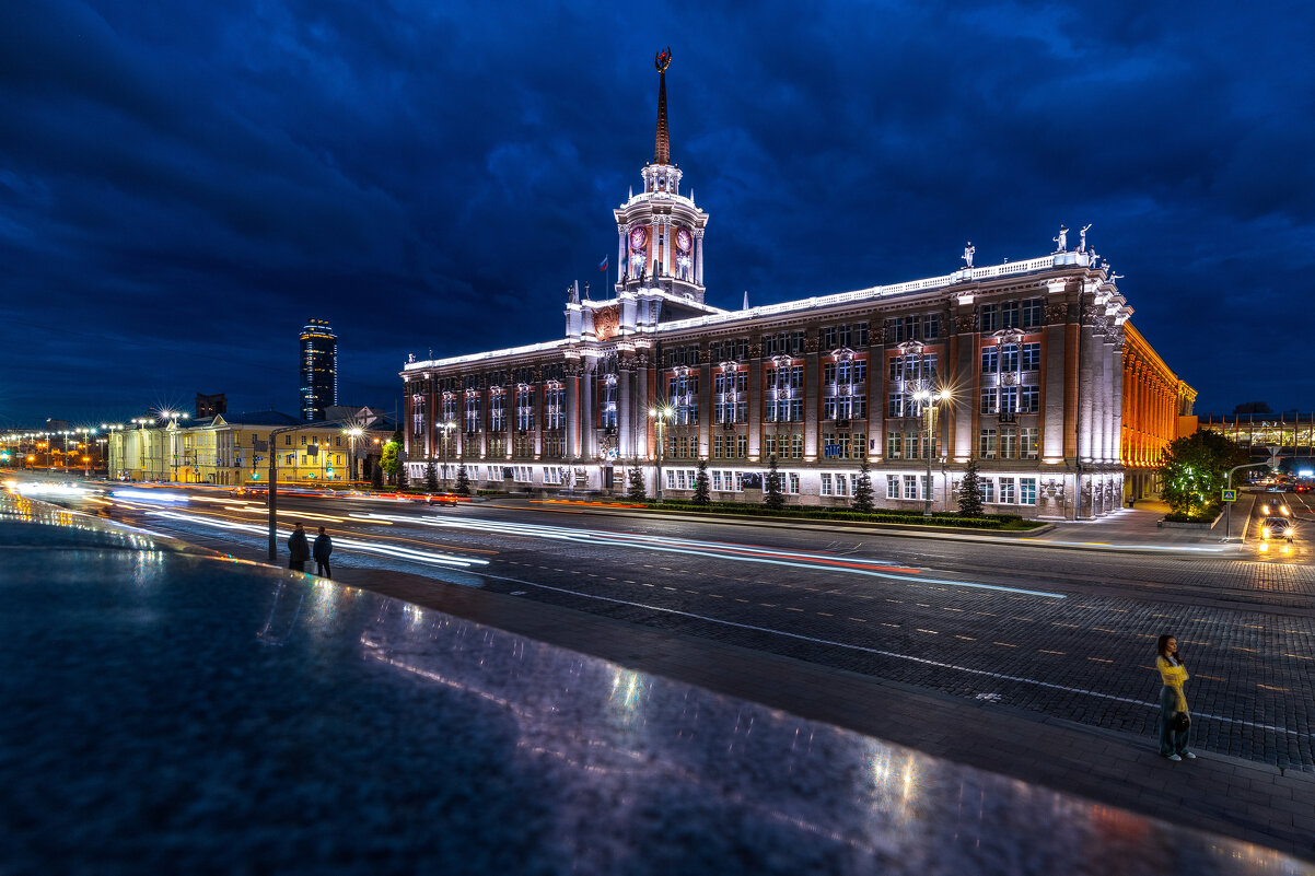В вечерних огнях - Денис Трофимов