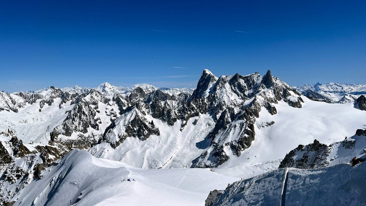 Франция/Шамони Эгюий дю Миди 3842м /Канатная дорога превосходной степени в Шамони-Монблан/ - "The Natural World" Александер Франция/Шамони Эгюий дю Миди 3842м /Канатная дорога превосходной степени в Шамони-Монблан/ - "The Natural World" Александер