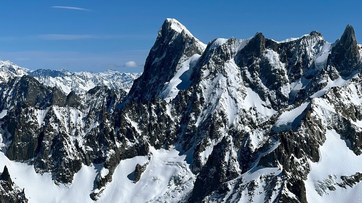 Франция/Шамони Эгюий дю Миди 3842м /Канатная дорога превосходной степени в Шамони-Монблан/ - "The Natural World" Александер Франция/Шамони Эгюий дю Миди 3842м /Канатная дорога превосходной степени в Шамони-Монблан/ - "The Natural World" Александер