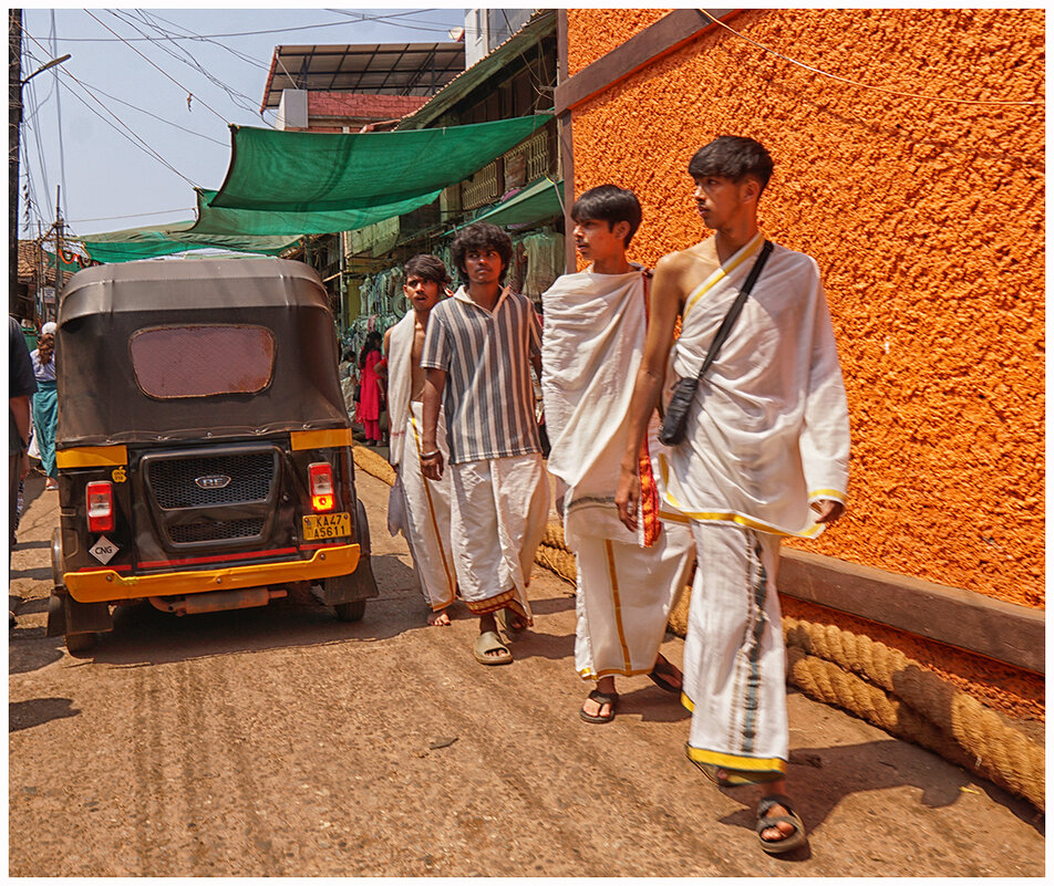 *** - Алексей Карташев