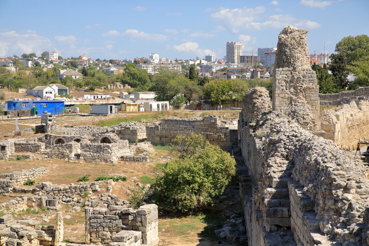 Камни древнего Херсонеса - Леонид 