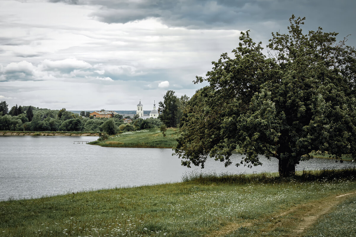 Перед грозой - Олег Подлесных