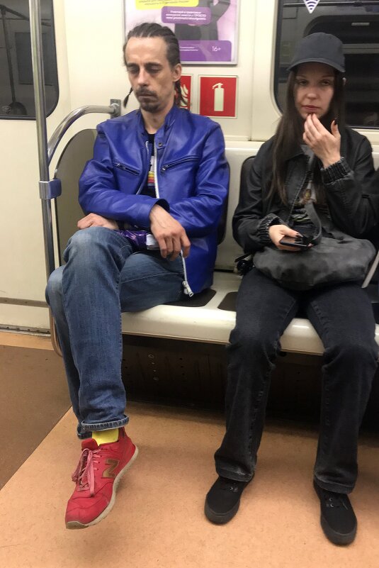 в метро - zavitok *