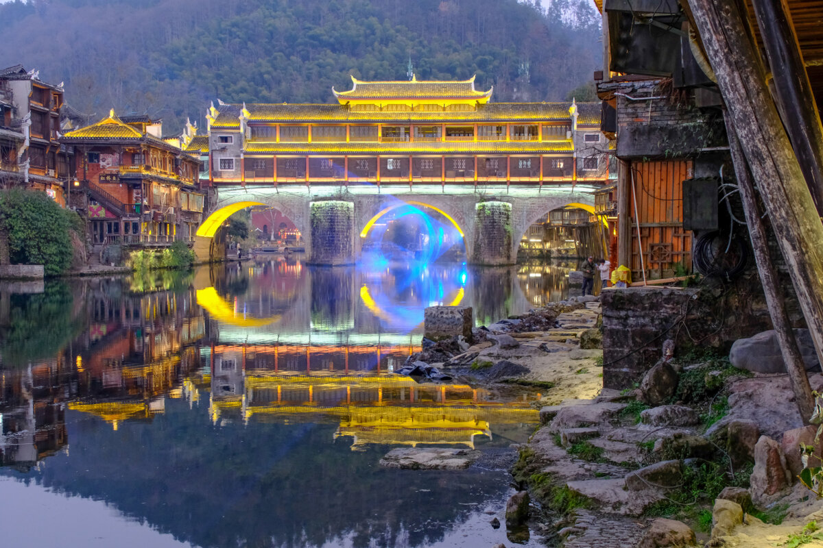 Вечер в г. Фенхуан - Георгий А