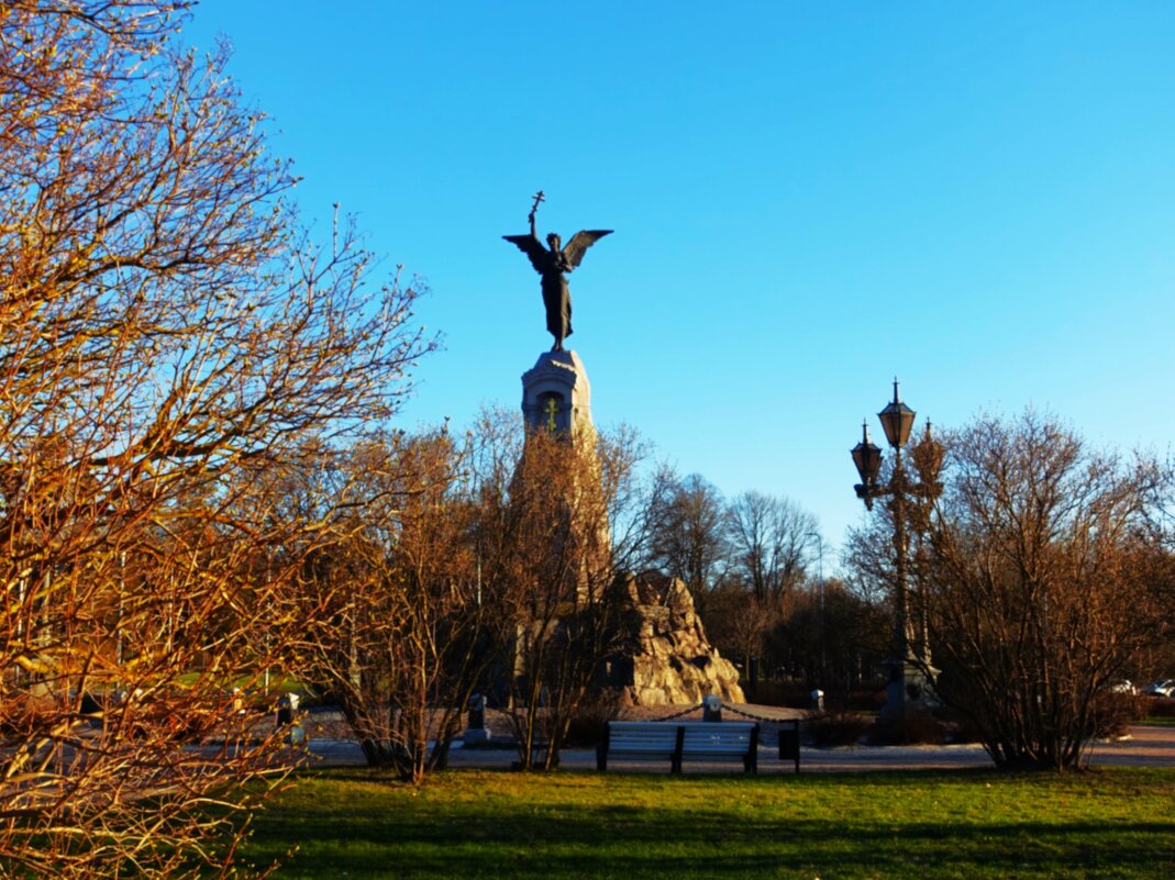 Вечер около Памятника броненосцу "Русалка" - Aida10 