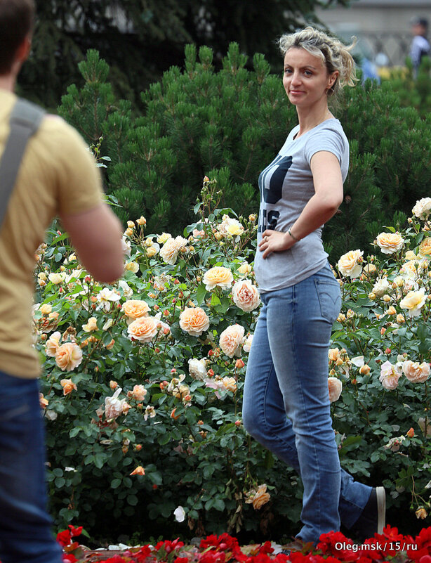 девушка - Олег Лукьянов