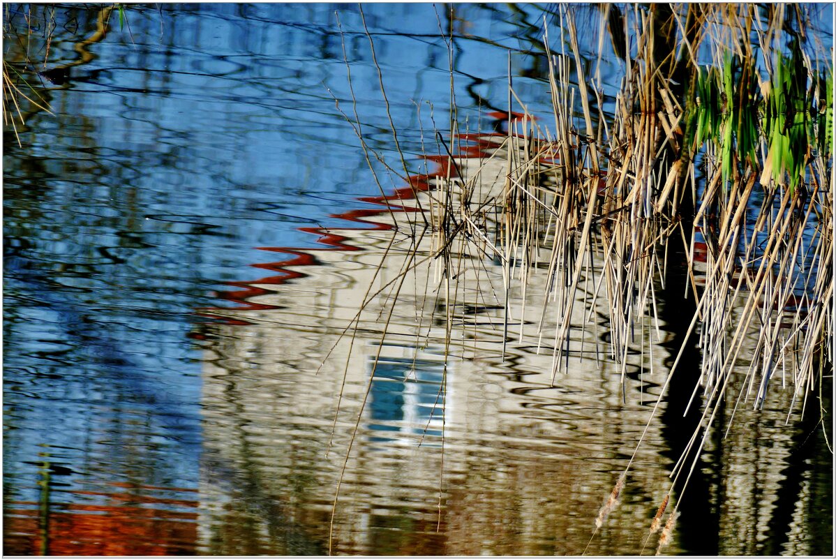 ОТРАЖЕНИЕ... - Elvira E. 