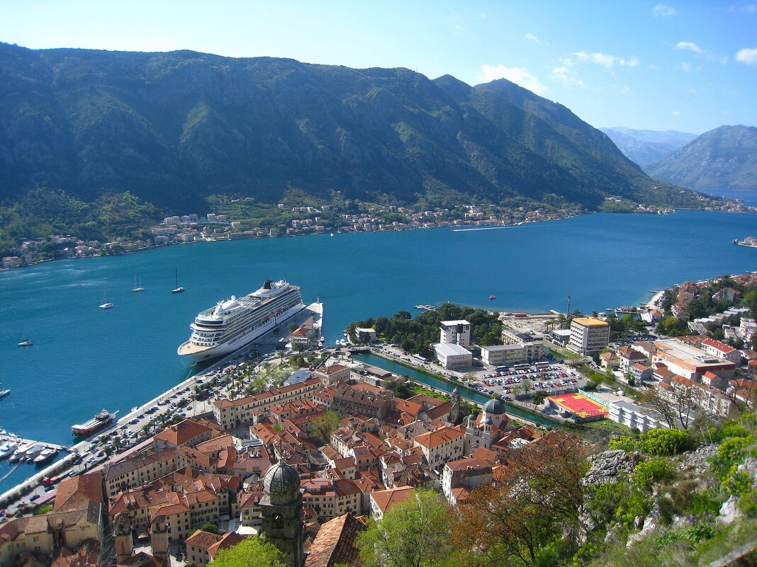 Вид на город Котор и Которский залив. - unix (Илья Утропов)