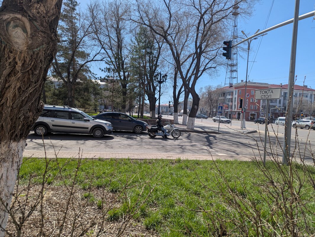 На улицах города - Андрей Хлопонин