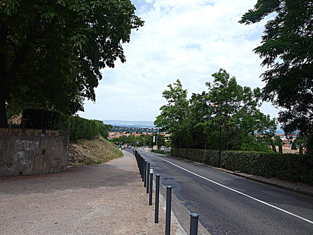 Окрестности крепости Каркассон. - Владимир Драгунский