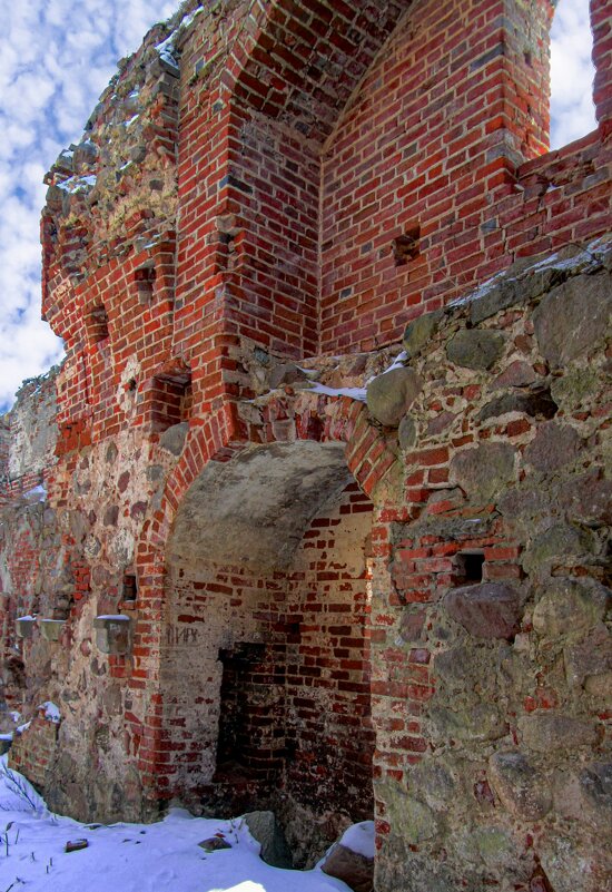 Внутренняя южная стена кирхи - Сергей Карачин