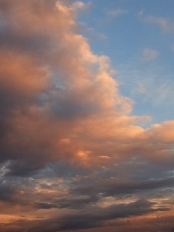 Солнце в облаках - Георгиевич 