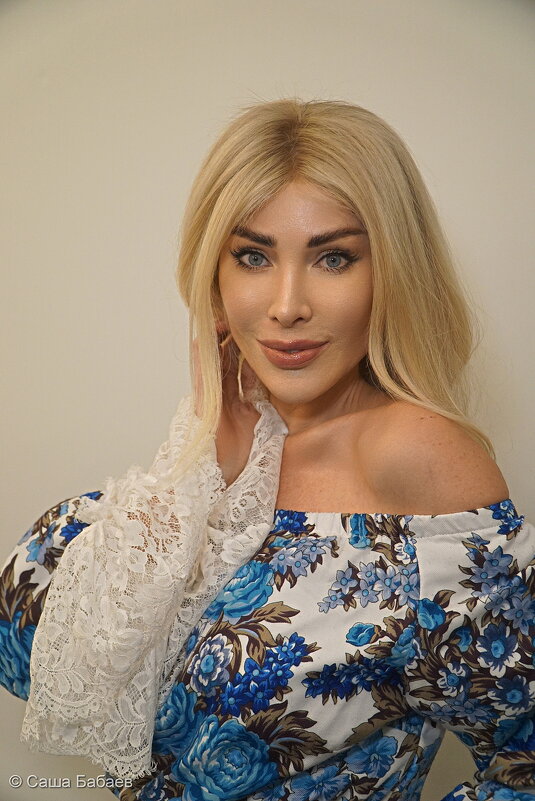 Незнакомка. - Саша Бабаев