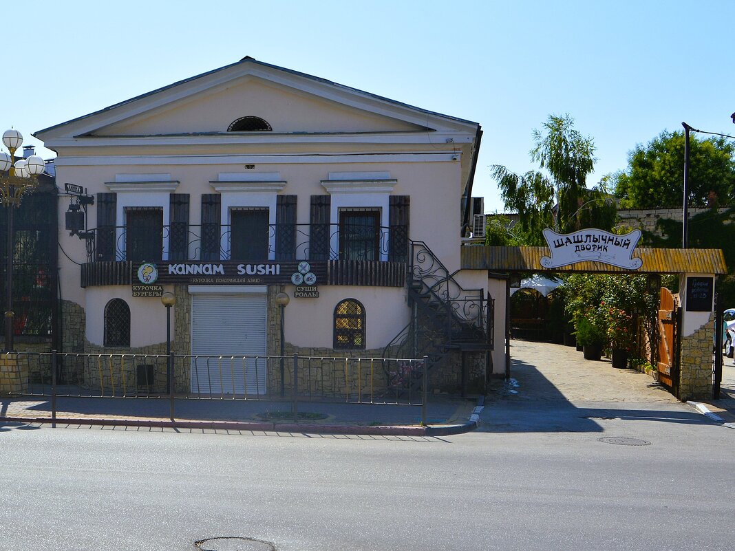 Керчь. Кафе-бар «Kannam Sushi». - Пётр Чернега