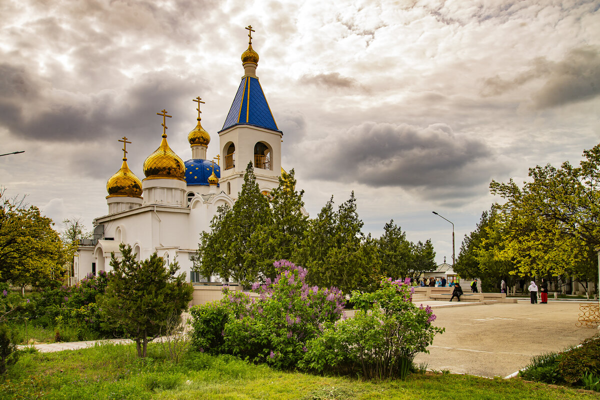 Храм - Анатолий Чикчирный