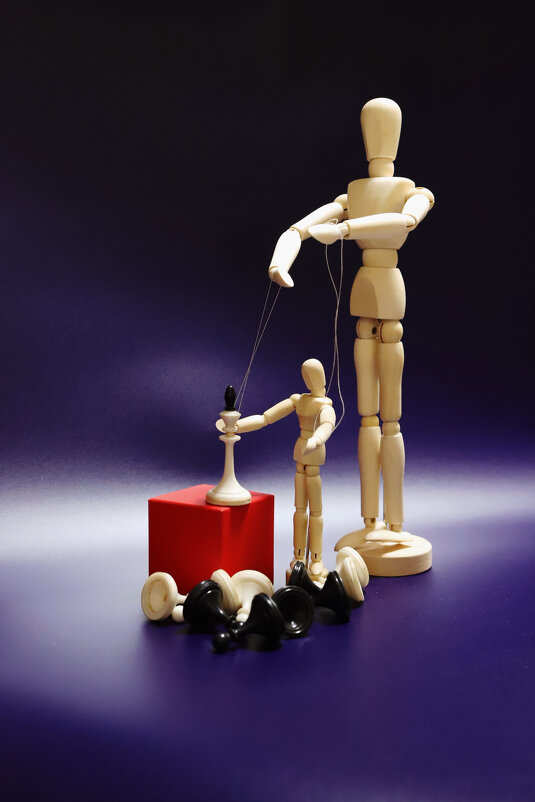 Игра закончится, когда падет король. - Татьяна Салиева