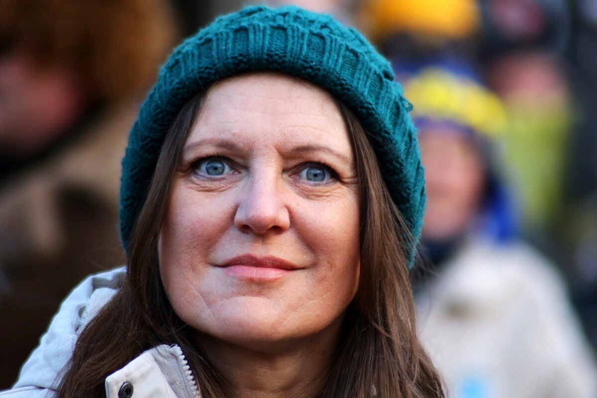 Кажется я попала в обьектив... - Юрий. Шмаков