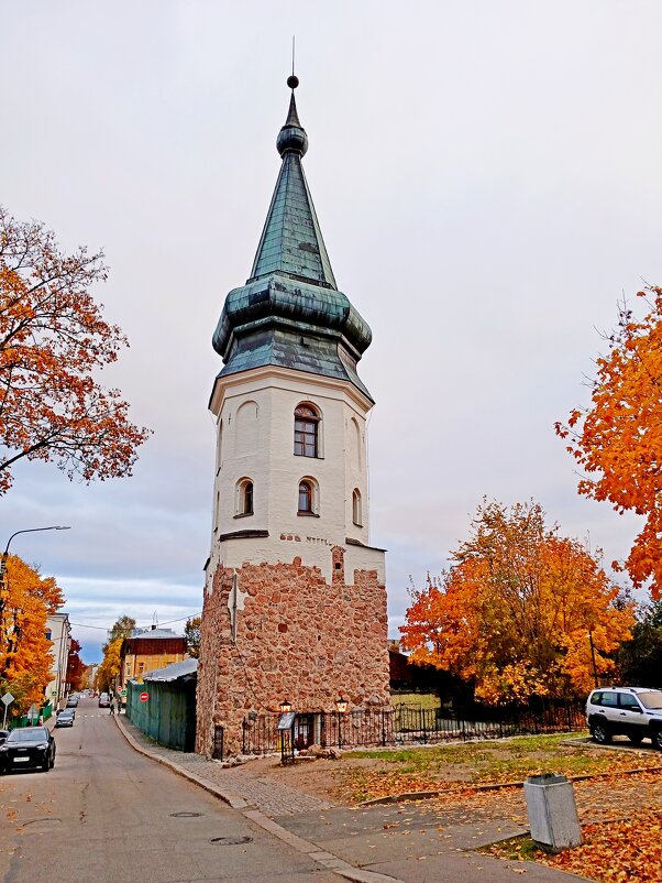 Башня Ратуши на Выборгской улице, что в старой части Выборга. - Лия ☼