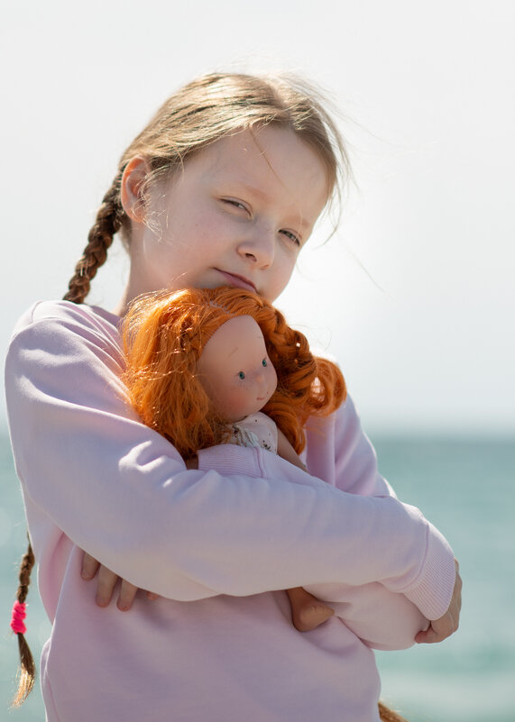 *** - Роман —-