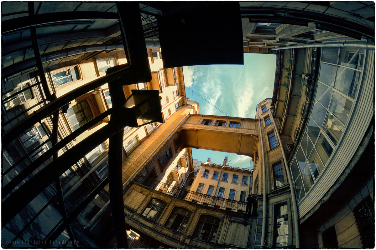 My magic Petersburg_02003_дворик на ул. Кирочной, д.24 - Станислав Лебединский