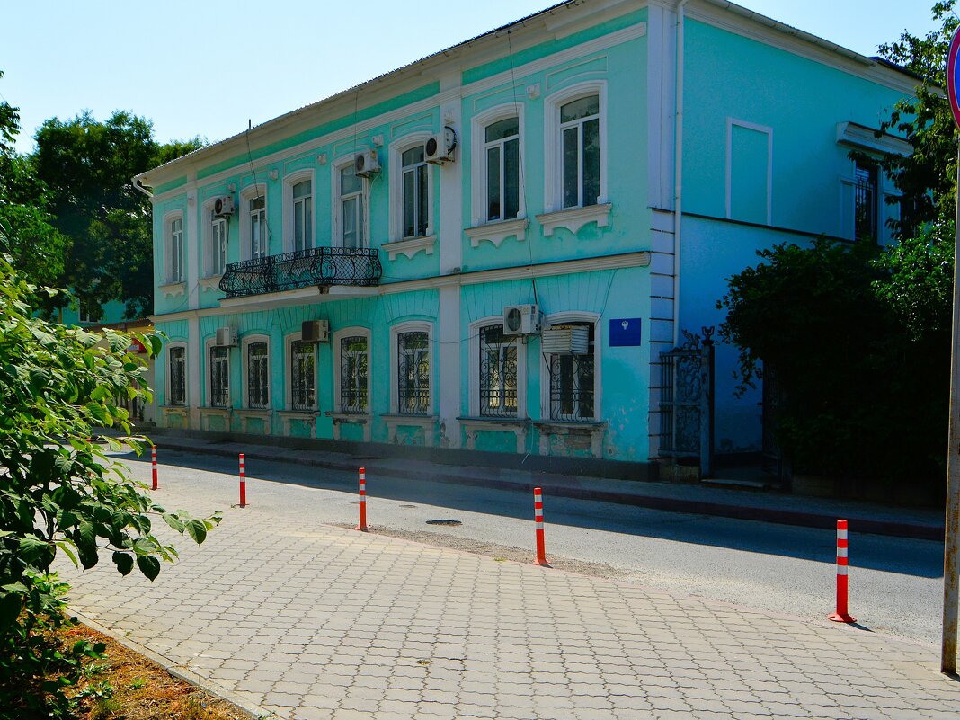 Керчь. Дом по ул. Советской 12. - Пётр Чернега