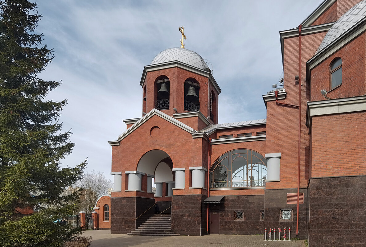 Храм Сретения Господня. Архитектурный фрагмент. - Лилия *