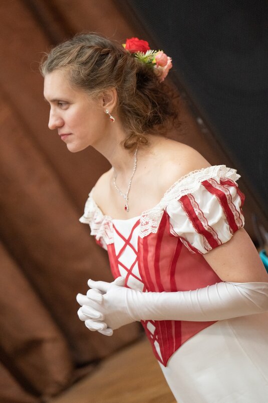 Девушка с Пасхального бала. - Виктор Евстратов