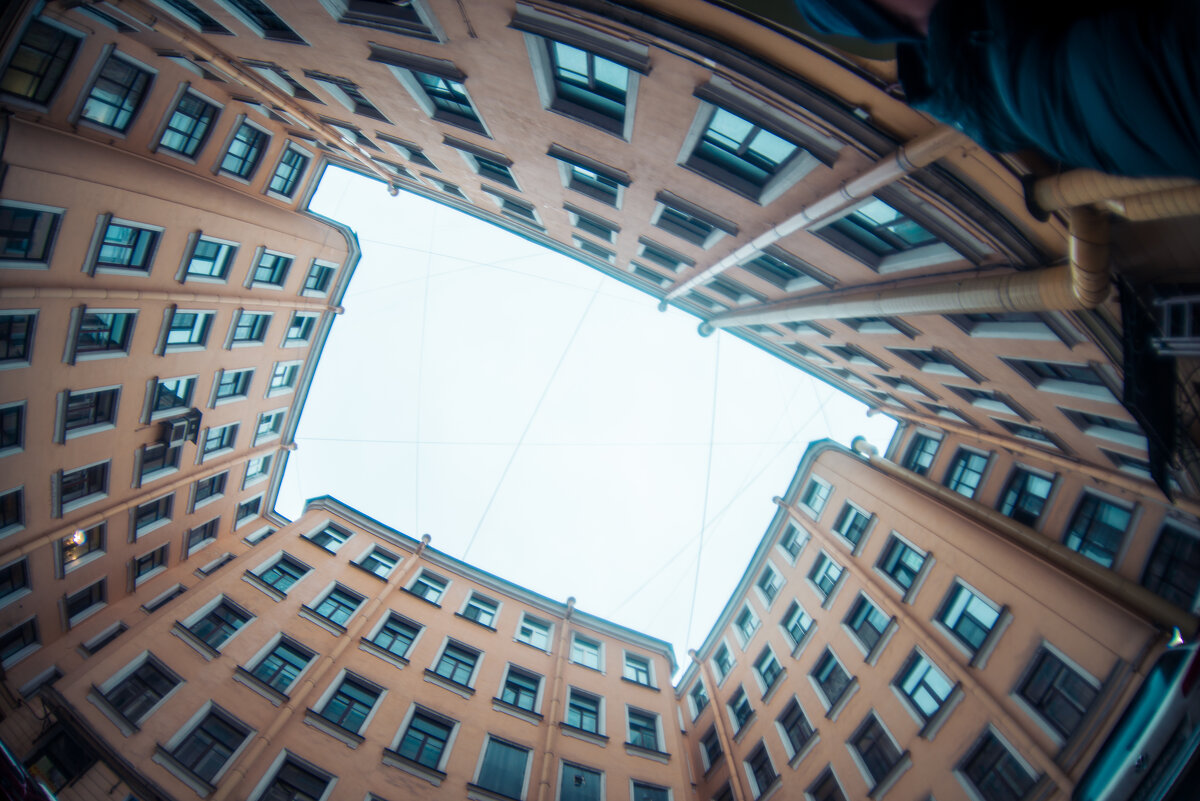 питерские дворы - Александр Леонов